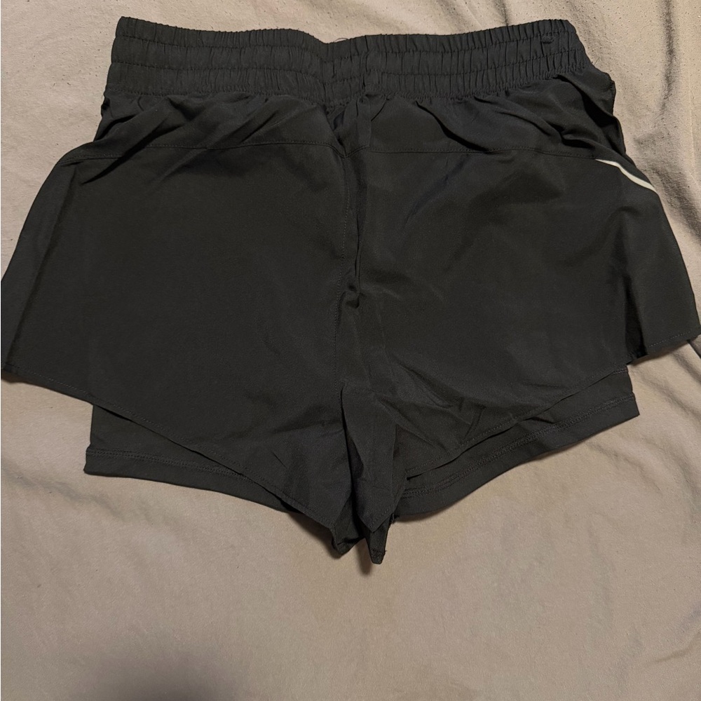 Fabletics 2-1 Reflective Run Short - Picture 2 of 3